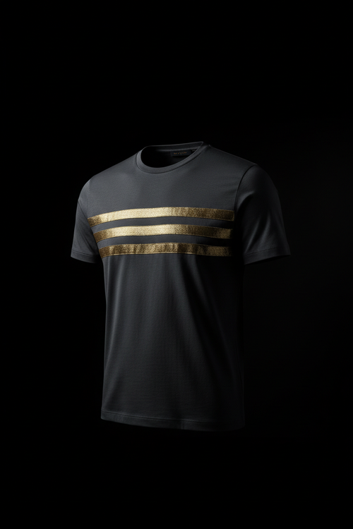 Siyah arka planda altın şeritli premium erkek t-shirt